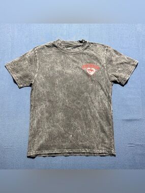 100% Cotton Size S NWOT Novamen Heart Breaker Graphic T-Shirt